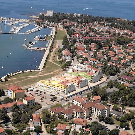 Blue Apartment Umag Bagian luar foto